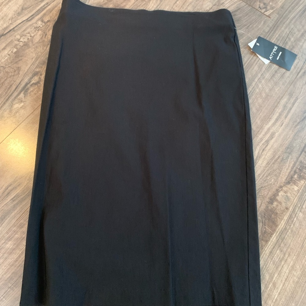 NWT Attyre Women’s Pencil Skirt size 10